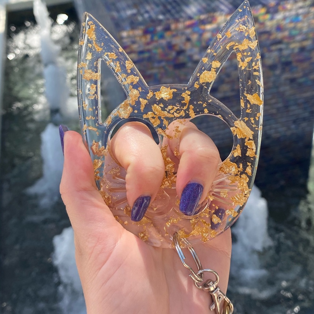 Defensive Kitty Keychain Clear With Gold Flakes - Picture 12 of 16